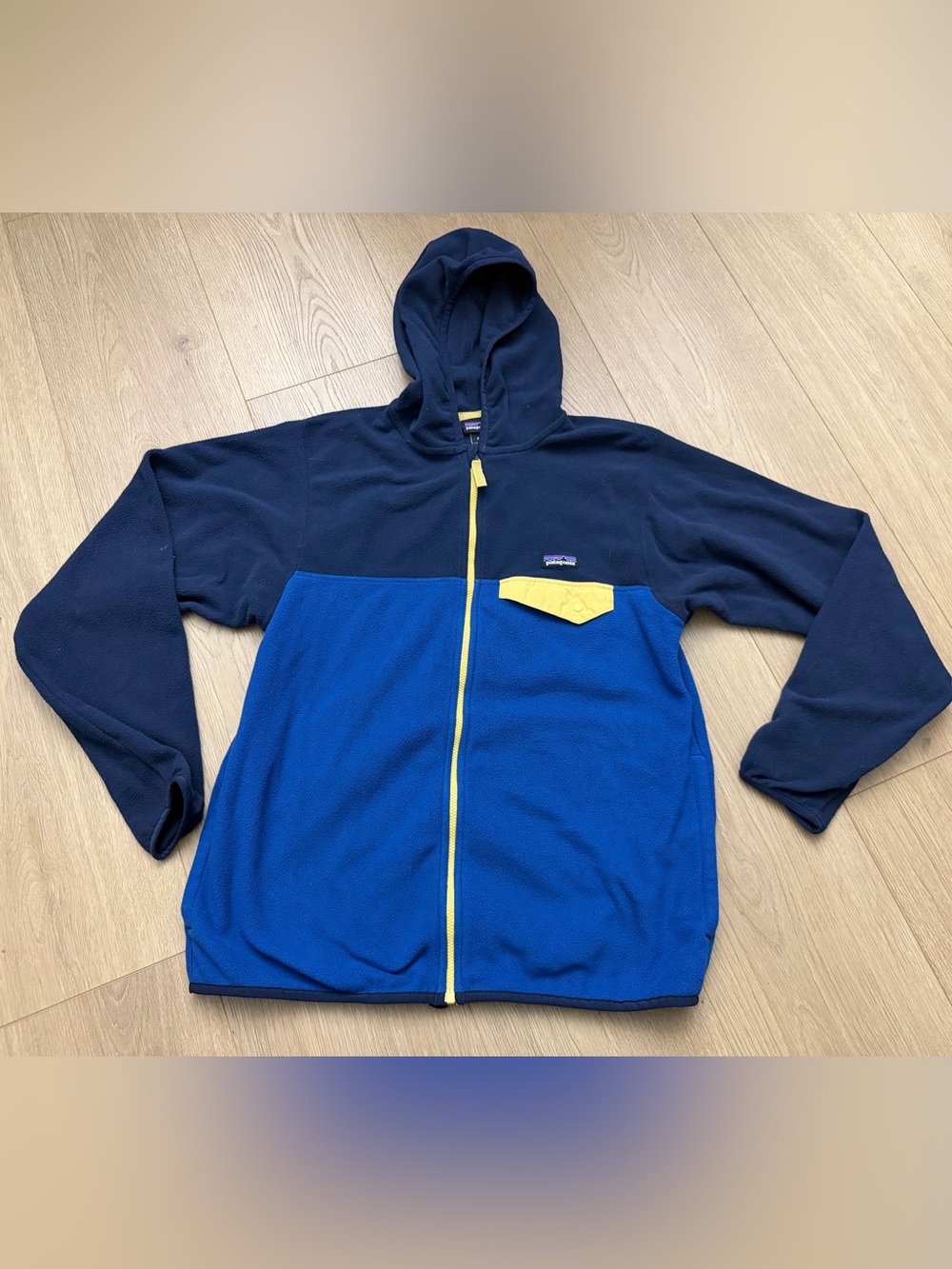 Patagonia Two-Tone Blue Fleece Hoodie with Yellow Accents Micro d snap t jacket